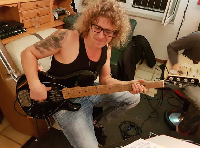 Lukas Jüttendonk, Bass
